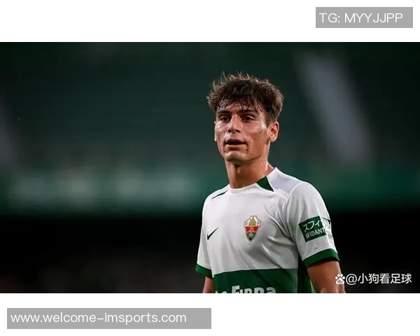 水晶宫追逐19岁荷兰新星斯米特面临曼联皇马强劲竞争